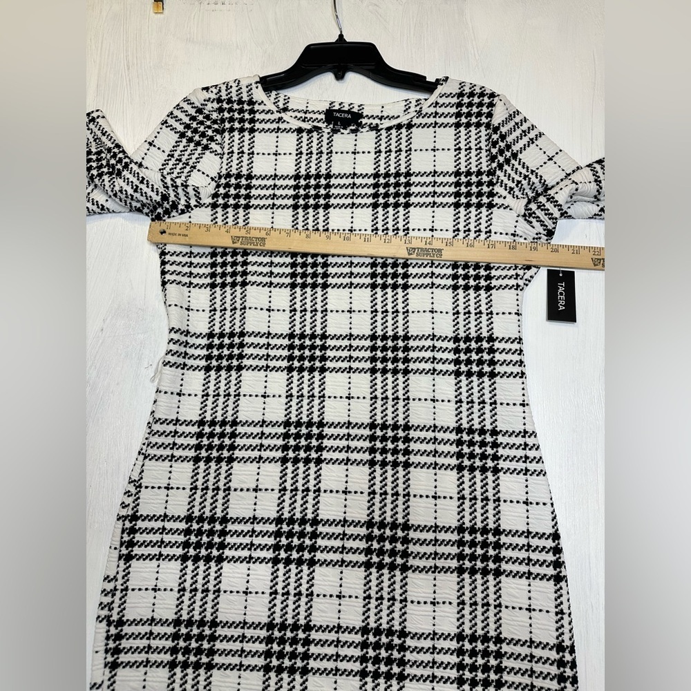TACERA Black White Plaid Textured Midi Dress L Stretch 3/4 Sleeve Knit NWT - Picture 4 of 10